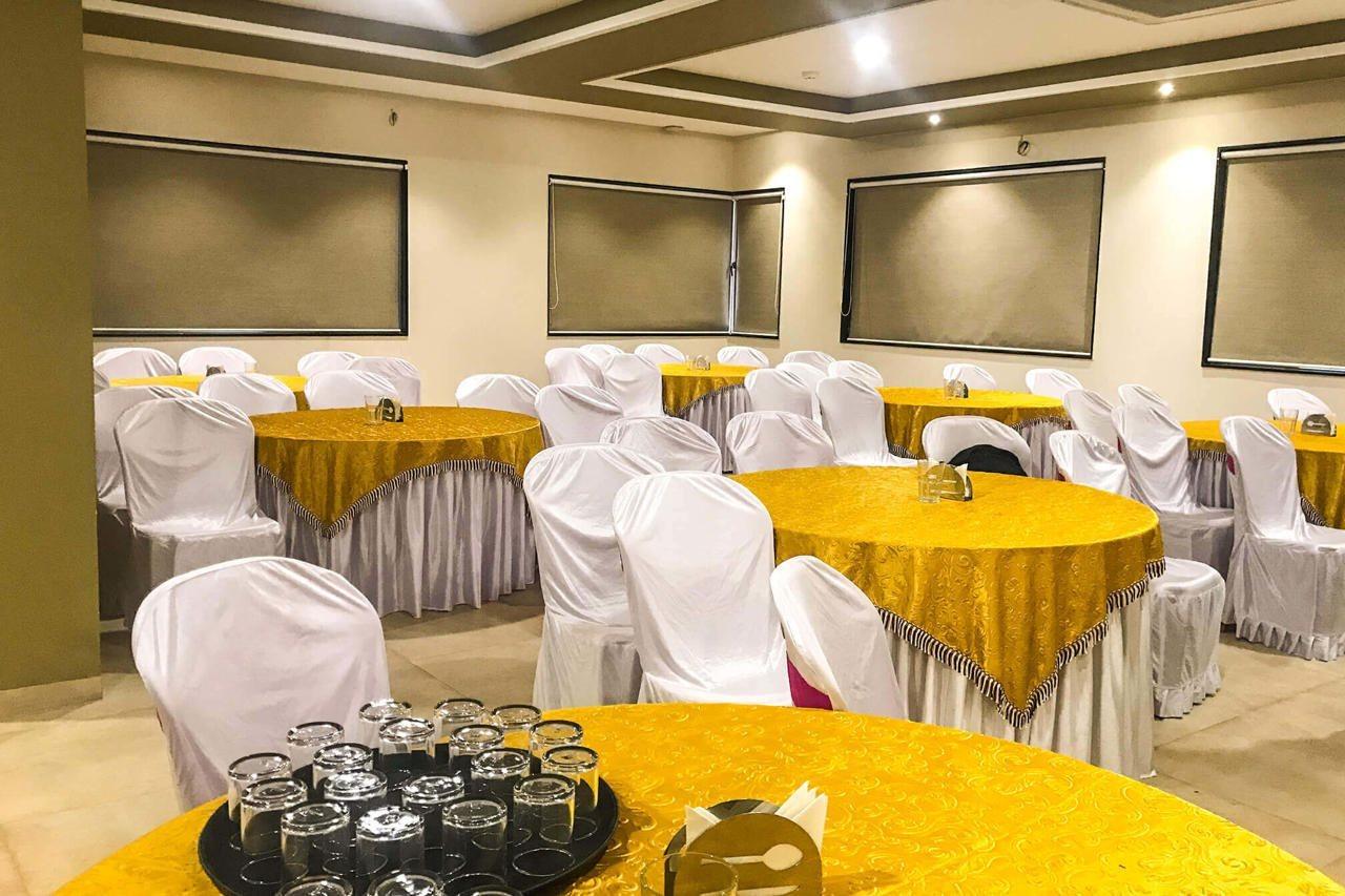 Kyriad Hotel Solapur By Othpl Екстериор снимка