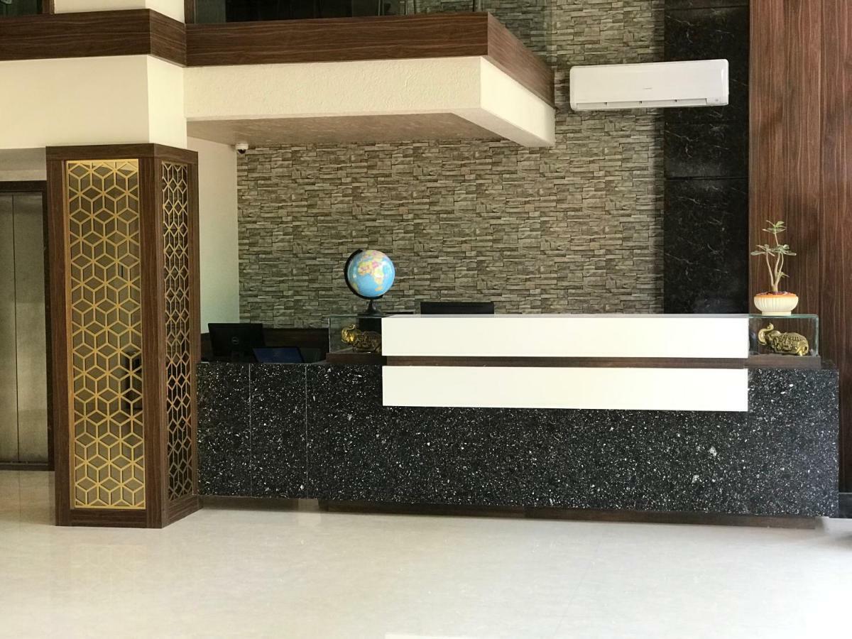 Kyriad Hotel Solapur By Othpl Екстериор снимка