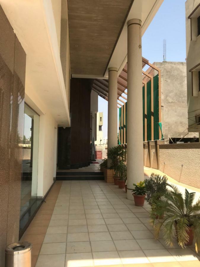 Kyriad Hotel Solapur By Othpl Екстериор снимка