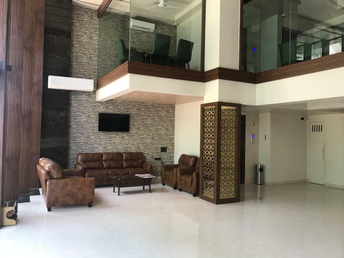 Kyriad Hotel Solapur By Othpl Екстериор снимка