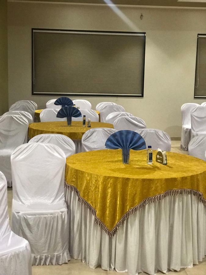 Kyriad Hotel Solapur By Othpl Екстериор снимка