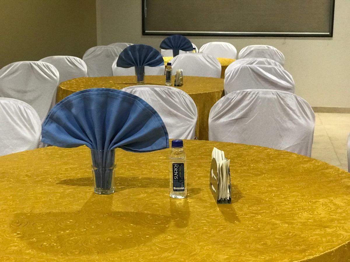 Kyriad Hotel Solapur By Othpl Екстериор снимка