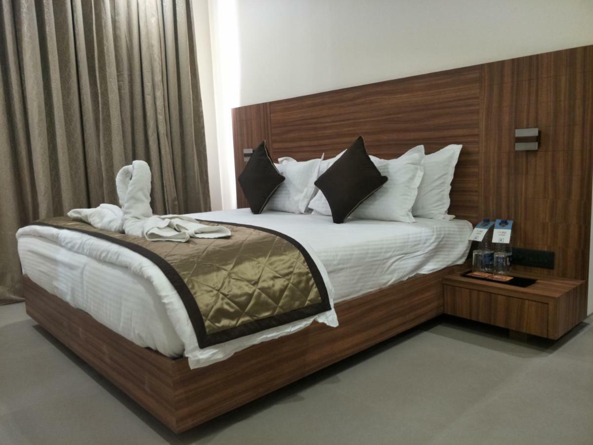 Kyriad Hotel Solapur By Othpl Екстериор снимка
