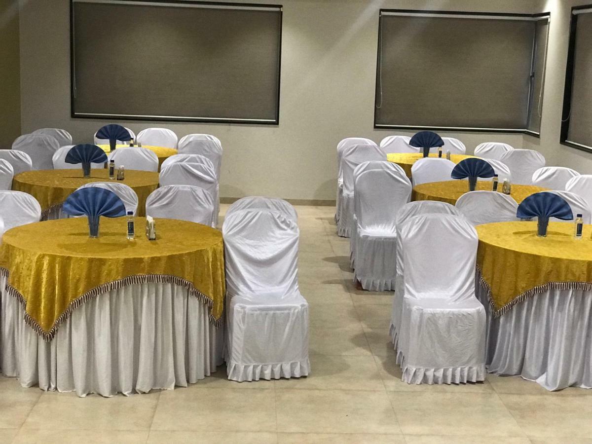 Kyriad Hotel Solapur By Othpl Екстериор снимка