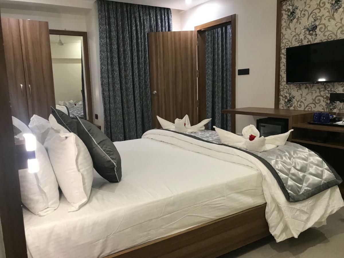 Kyriad Hotel Solapur By Othpl Екстериор снимка