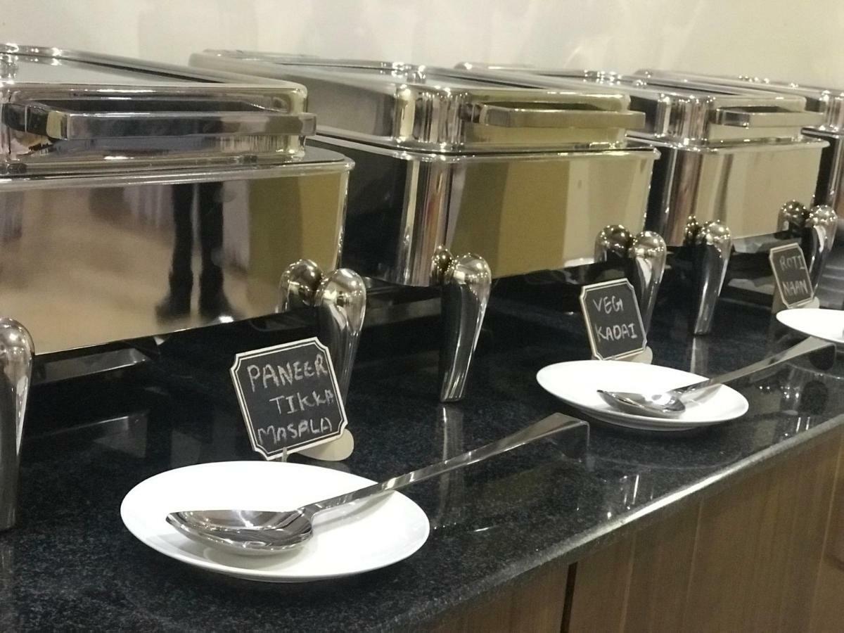 Kyriad Hotel Solapur By Othpl Екстериор снимка