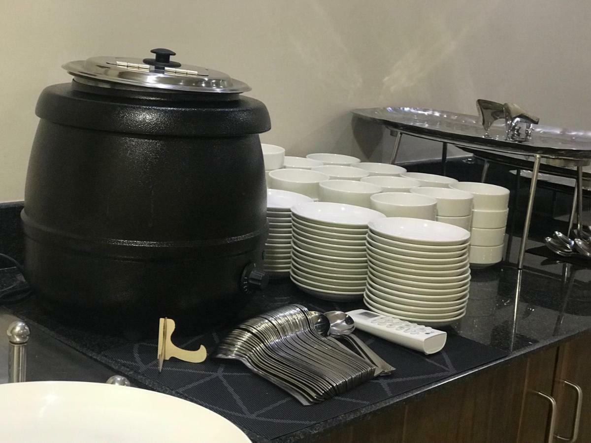 Kyriad Hotel Solapur By Othpl Екстериор снимка